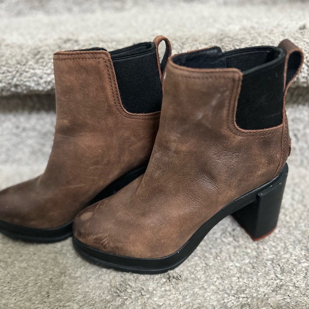 Sorel heeled bootie